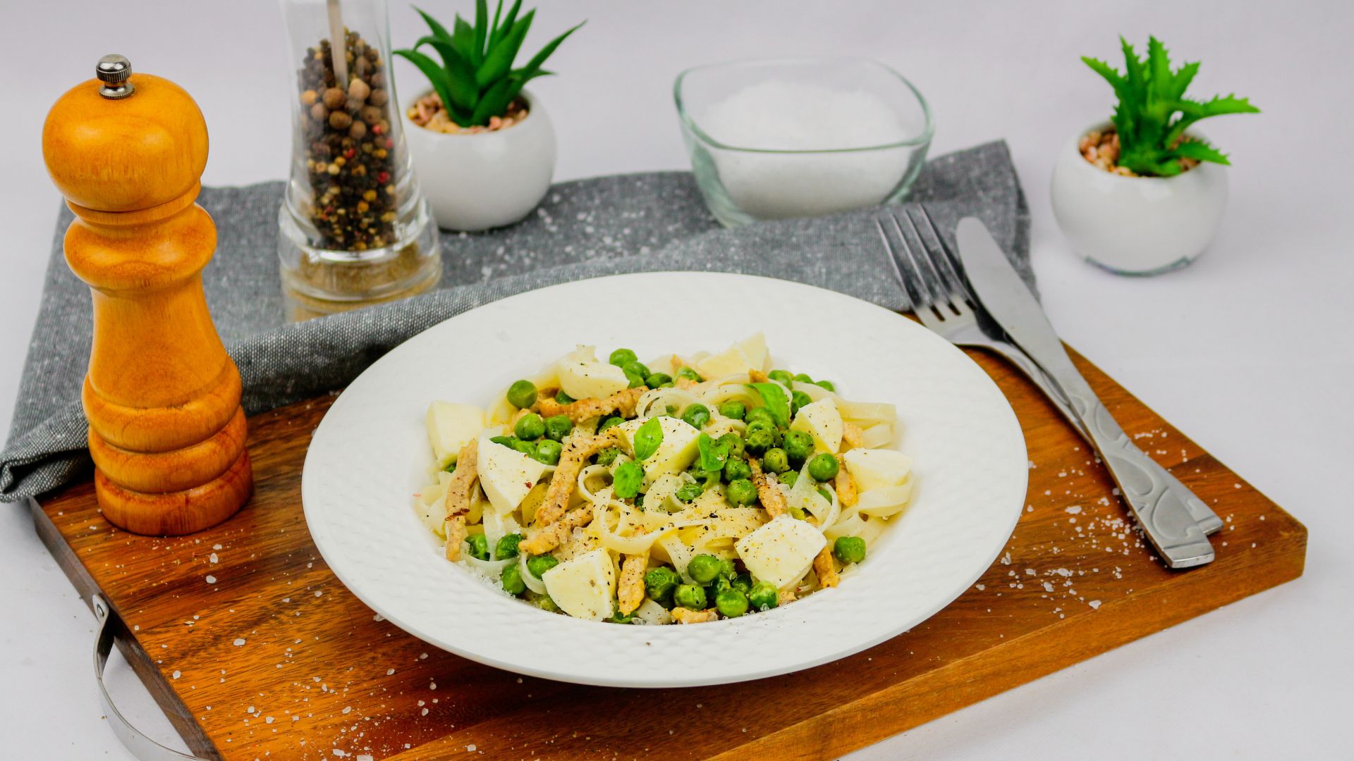 Riisinuudli-singipasta