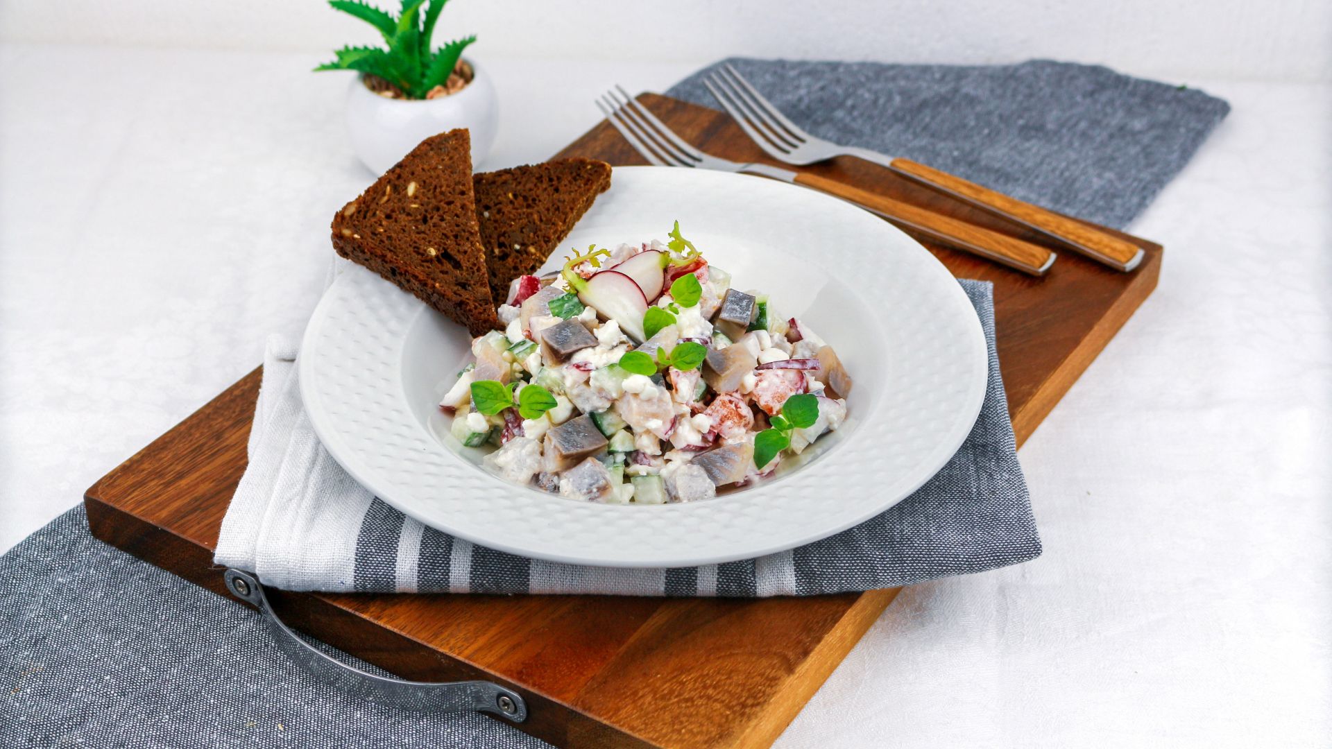 Heeringa-kodujuustusalat