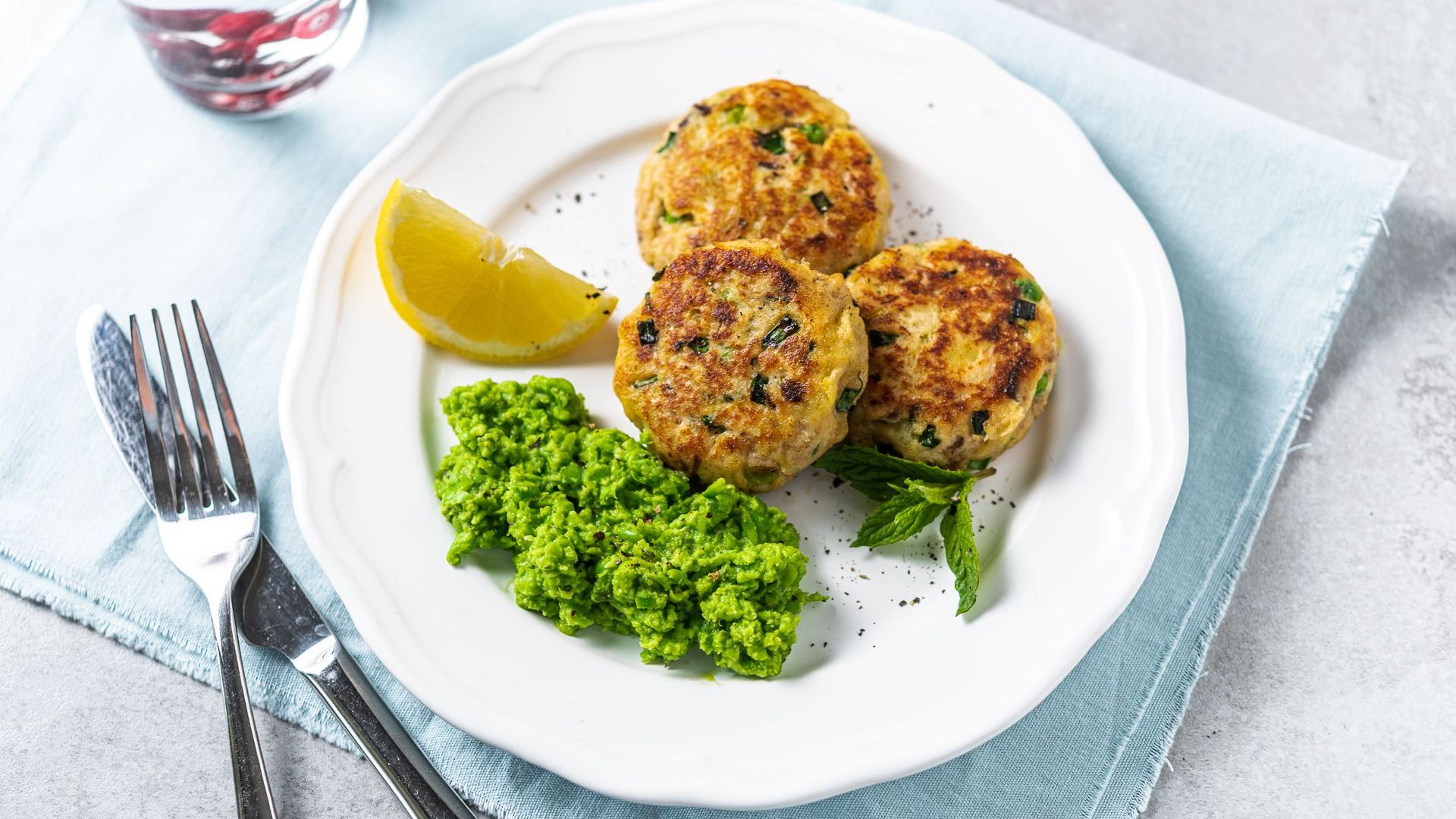 Kalakotletid hernepüreega