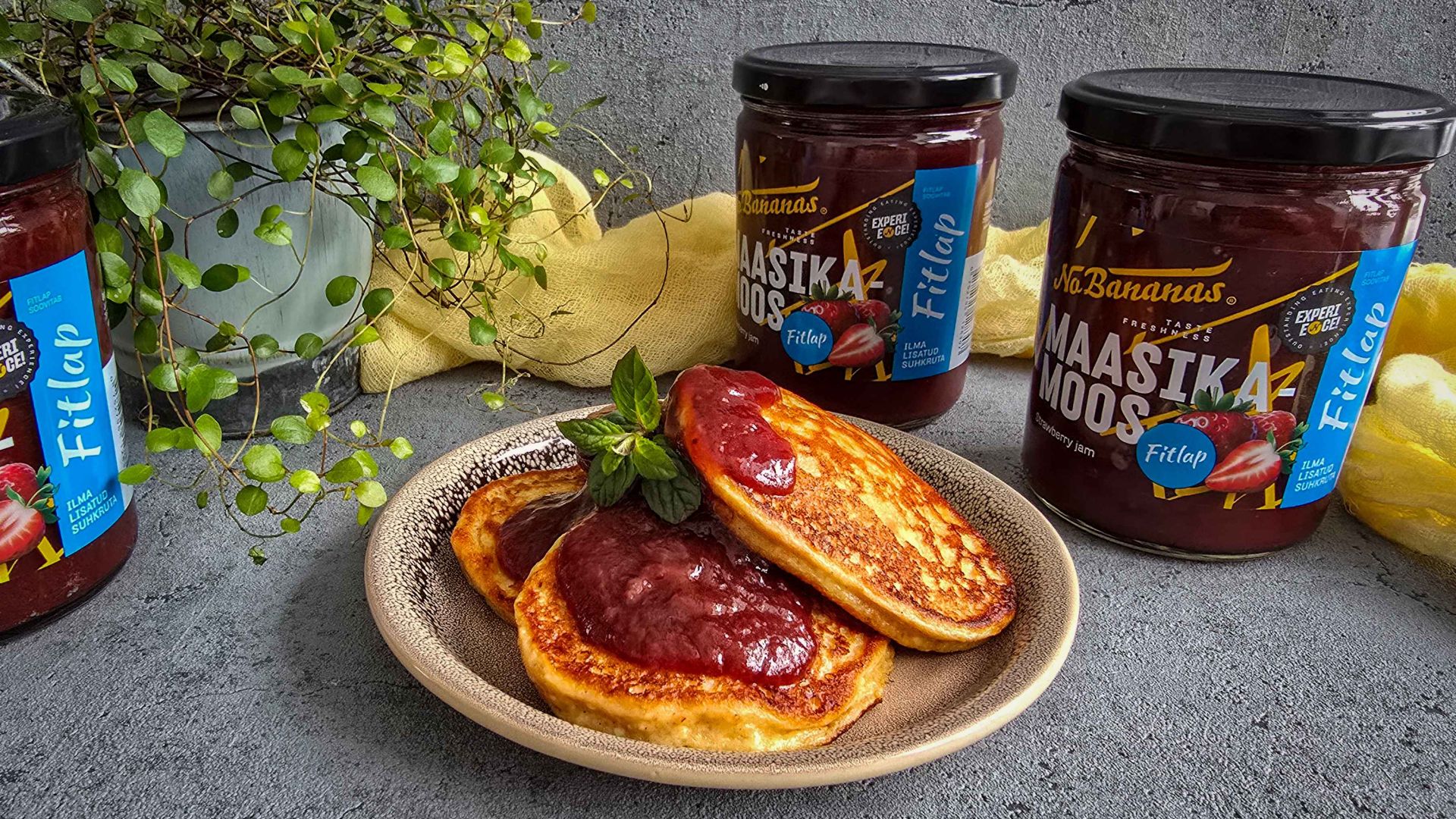 Sõrnikud maasikamoosiga