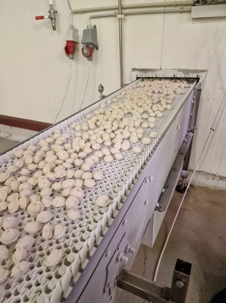 Pelmeenide valmistamine Uvicu tehases